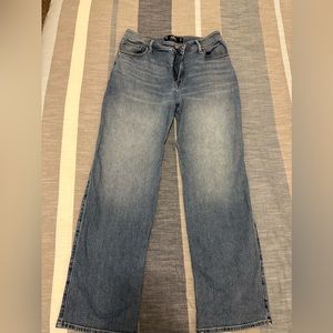 Hollister Ultra High Rise Dad Jeans